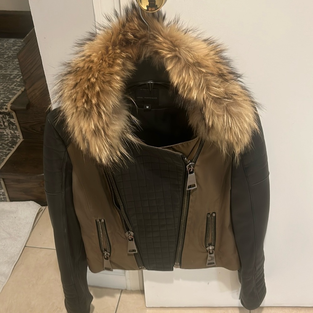 Stunning leather jacket with fur color